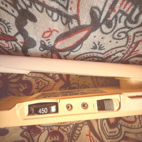 New w/o box.Professional highly rated IPRODA hair straightener!Out of stock - Picture 4 of 13